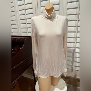 Apostrophe Stretch Cream Long-Sleeve Top w/ ruching sz L